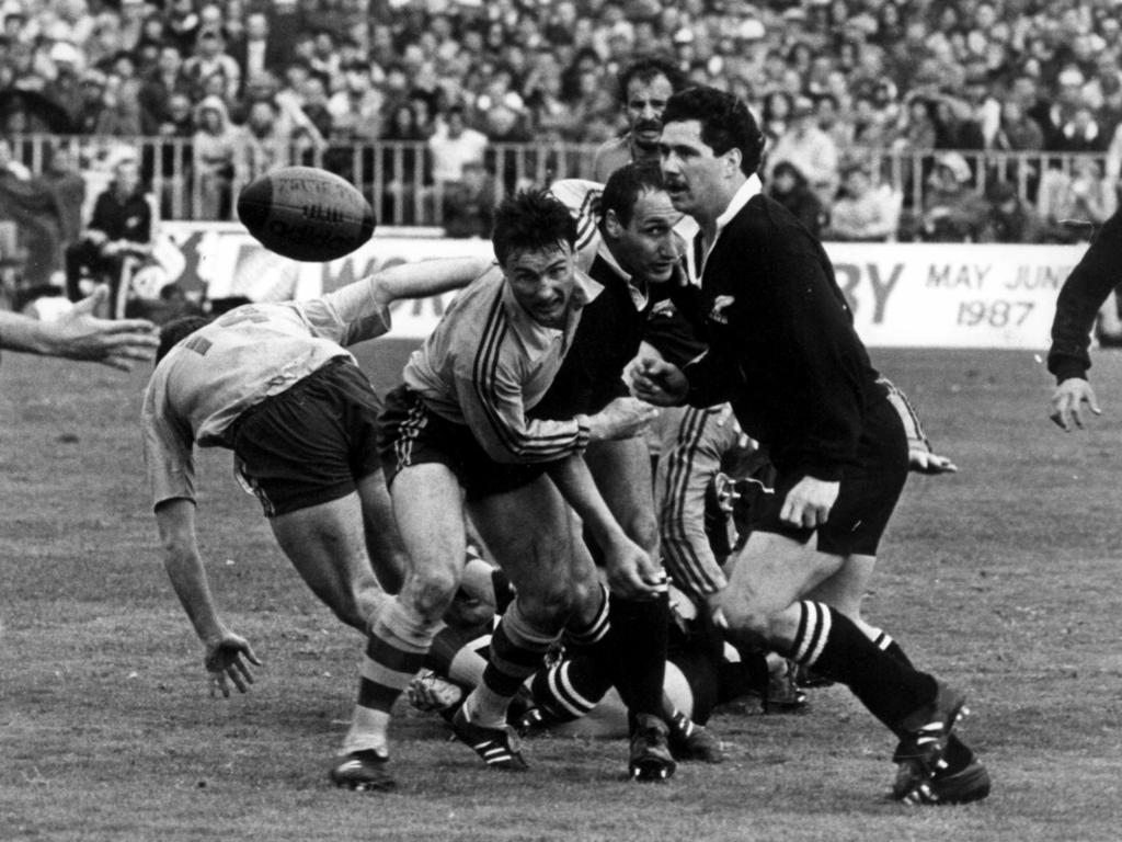 Wallabies' Brett Papworth (L) and All Blacks' Arthur Stone (R) during 3rd Test, Bledisloe Cup, Australia v New Zealand in Auckland, 1986. Picture: News Ltd