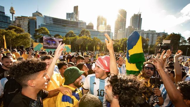 4th December 2022: Crowds at Tumbling Park Darling harbour Sydney watching the World Cup game Australia Vs Argentina