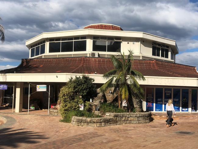 The fate of the Sea Life Aquarium at Manly, which has been closed for 16 months, has still not been decided.