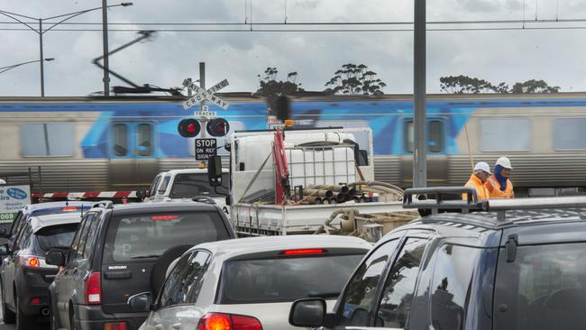 The State Government has committed to removing the Sunbury level crossing.