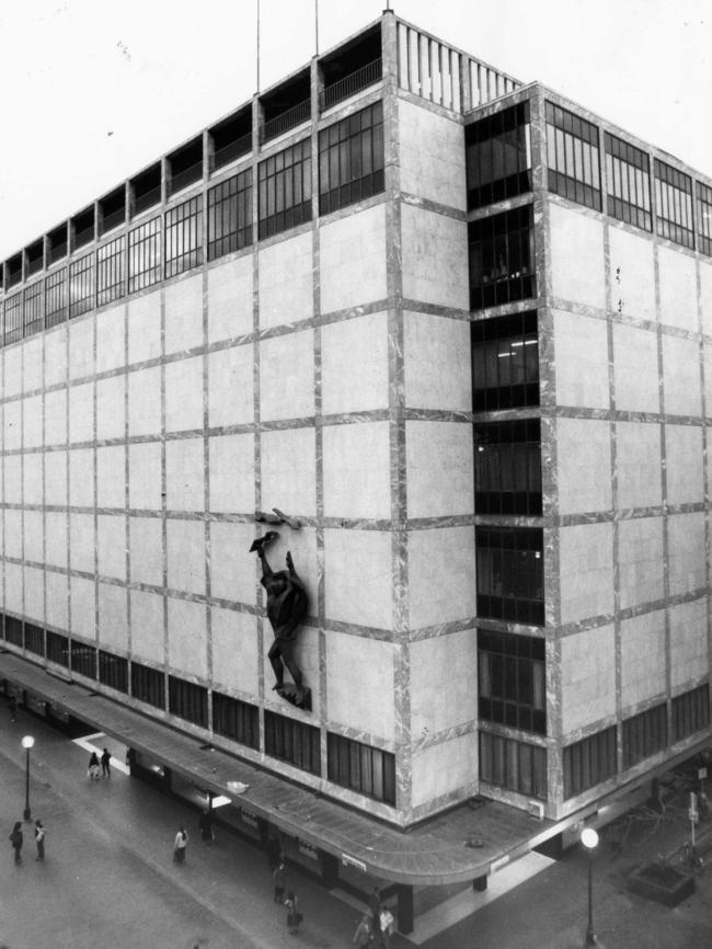 David Jones’ Rundle Mall building in 1985.