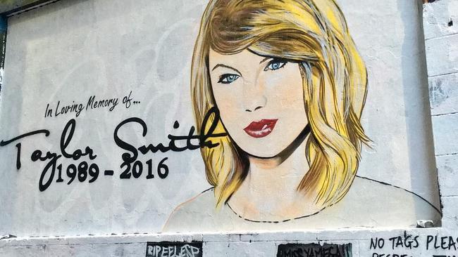 ‘Taylor "Smith’ street art in Hosier Lane posted by @lushsux on Instagram.