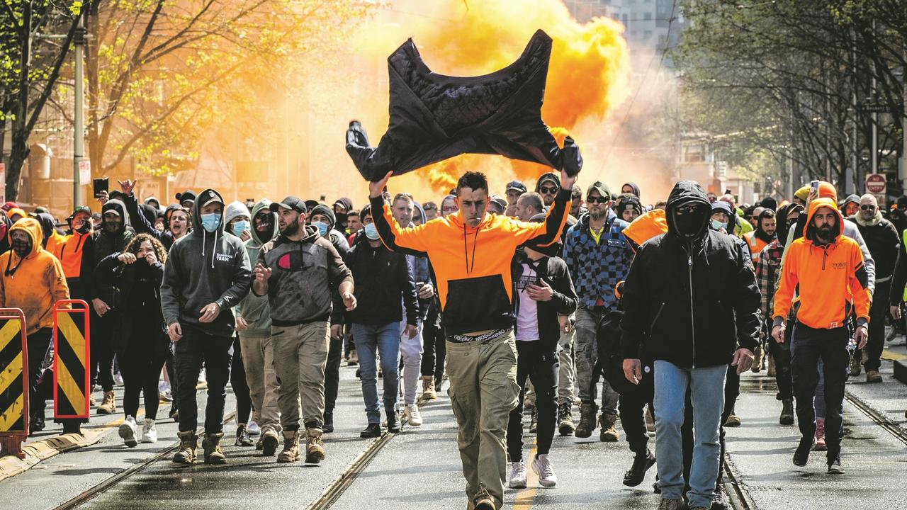 CFMEU workers march to protest mandatory vaccinations. Picture: Darrian Traynor/Getty Images