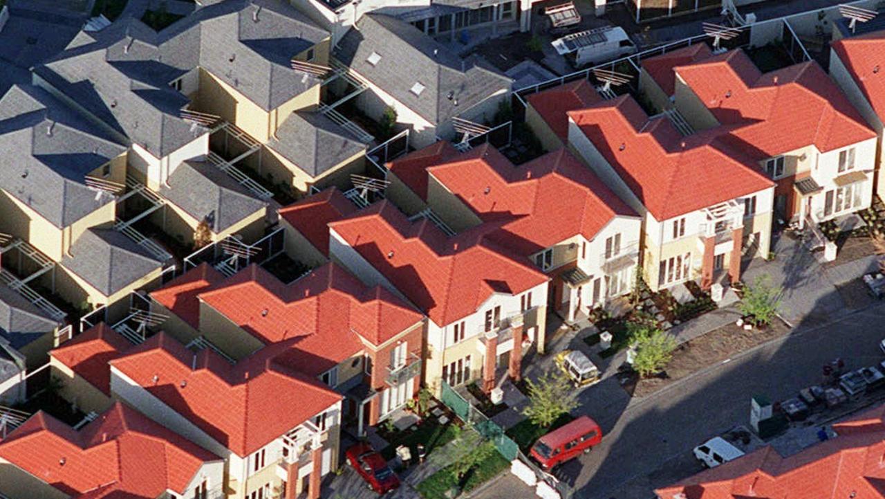Why thousands of Aussies will cop an $800 mortgage hit