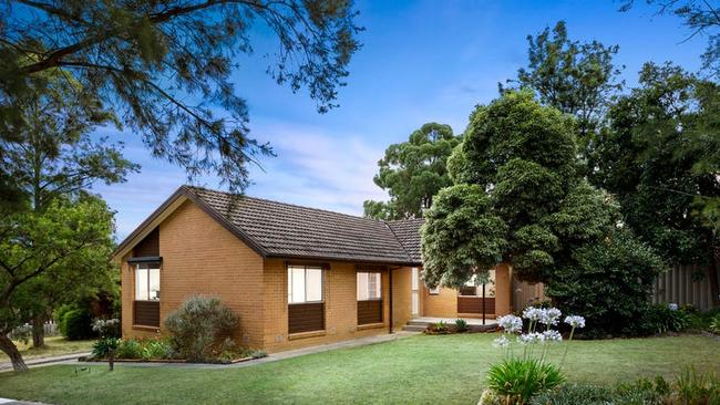 20 Fahey Crescent, Yallambie.