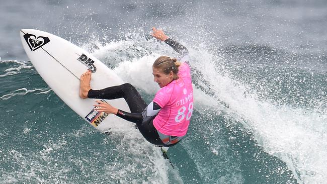 Rip Curl Pro 2016 Stephanie Gilmore Leads Wave Of Aussie Women Chasing