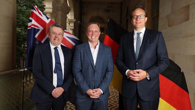 Michael O'Rourke (CEO Stanwell Corporation Limited), Steven Miles (Deputy Premier of Queensland), Markus Krebber (CEO RWE AG). Photo: Contributed