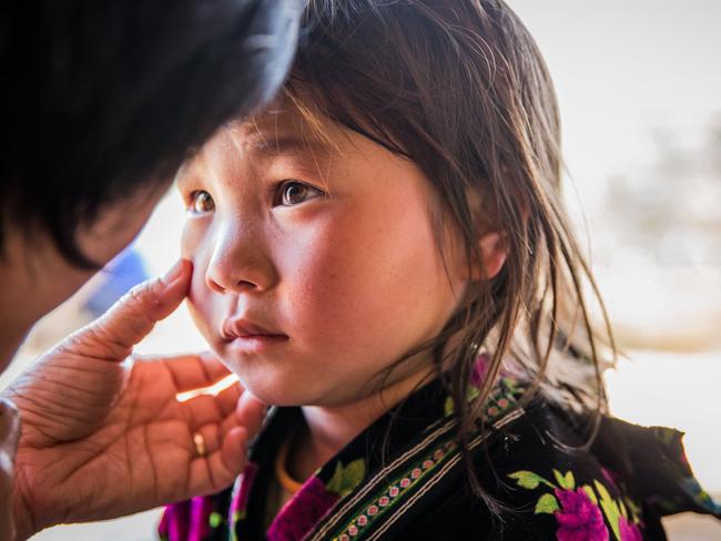 Nhung 7yrs and Dr Lan. Location: Äiá»n BiÃªn, Vietnam 2018. Photo by Erin Johnson, Room3 for CBM Australia