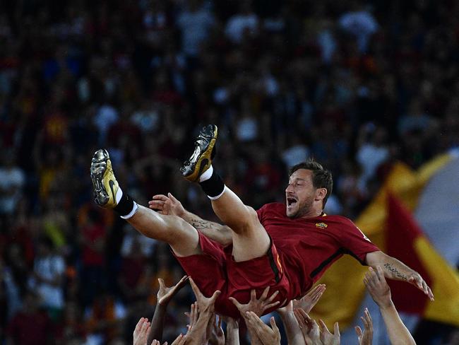 Francesco Totti editorial image. Image of duel, celebration - 85540135