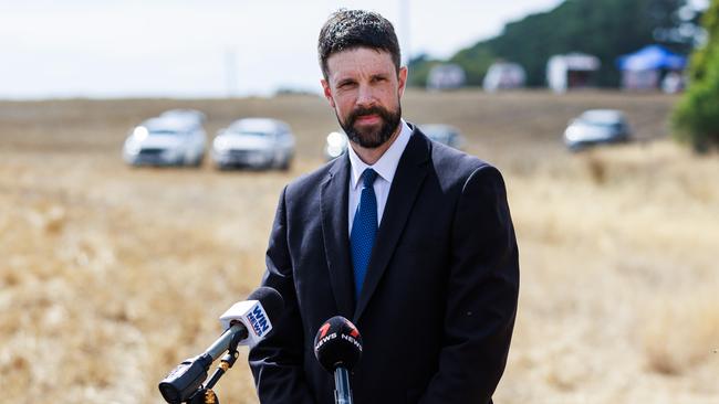 Detective sergeant Steven Murphy during a press conference as SES volunteers search bushland near Shelford as a part of a police investigation into the 2013 disappearance of Lorrin Whitehead. Picture: NewsWire/Aaron Francis