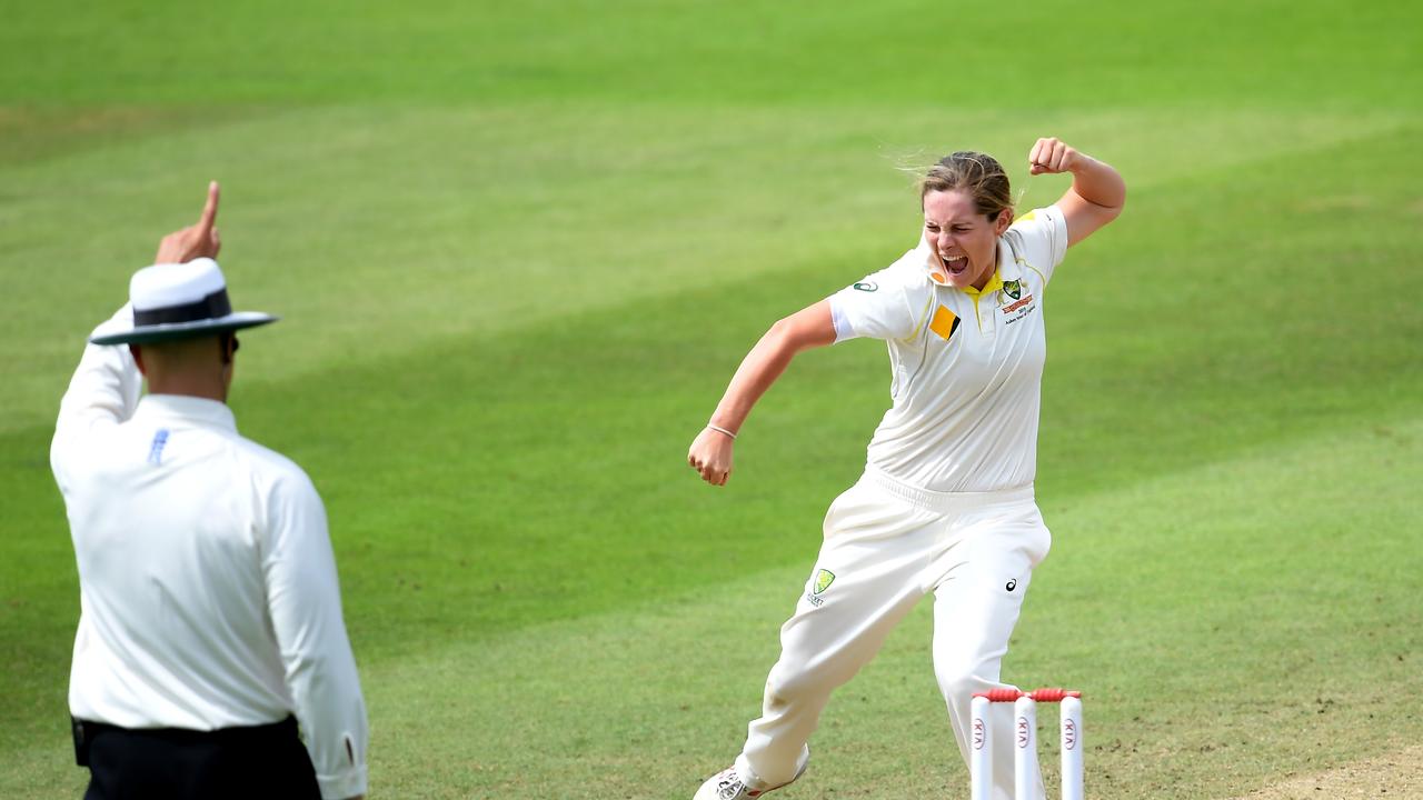 Ashes series 2019: Ellyse Perry grabs wicket; fitness league of her own ...