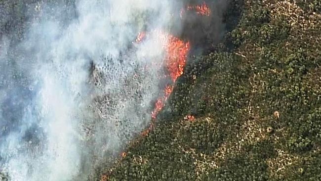 An aerial image of the Kangaroo Island (Ravine) fire, as it was spreading. Picture: 7NEWS Adelaide, January 3, 2020.