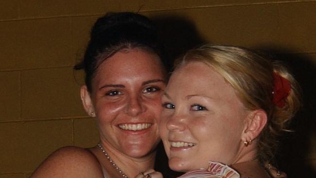 Amanda Gleeson & Emme Mills at Mantaz Club & Bar Pic Bryan Lynch AD266015