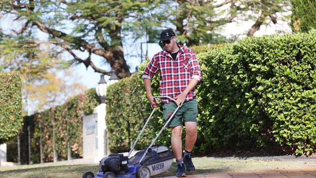 Toutai Kefu's family, friends and neighbours doing a working bee in preparation for the family’s return following a home invasion. Picture: Tara Croser.