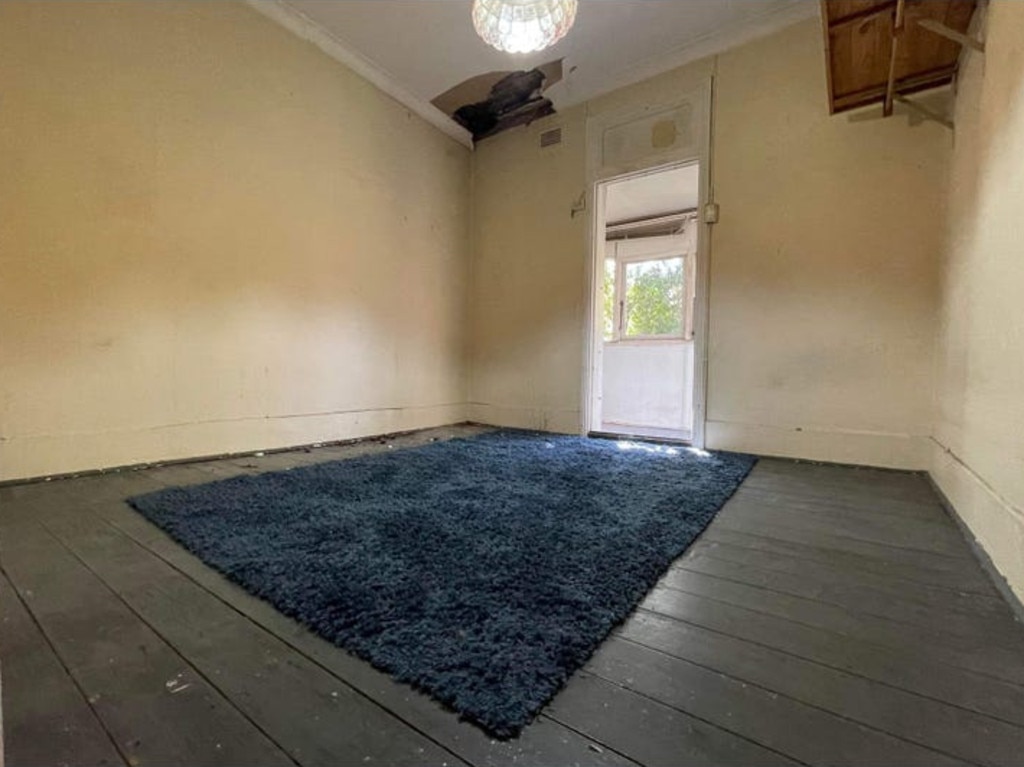 169 Jones St, Ultimo has been listed for rent at $550 a week despite damaged interiors.