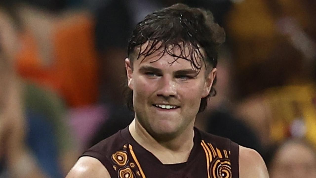 Watson magic keeps Hawks alive against high-flying Suns