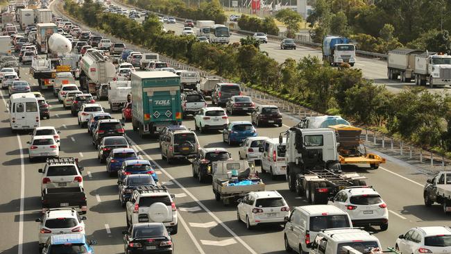 Traffic in the northbound lanes of the M1 at Helensvale. Picture Mike Batterham