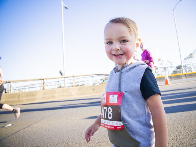 Run the Bridge Fun Run 2020 across Tasman Bridge. Picture: RICHARD JUPE