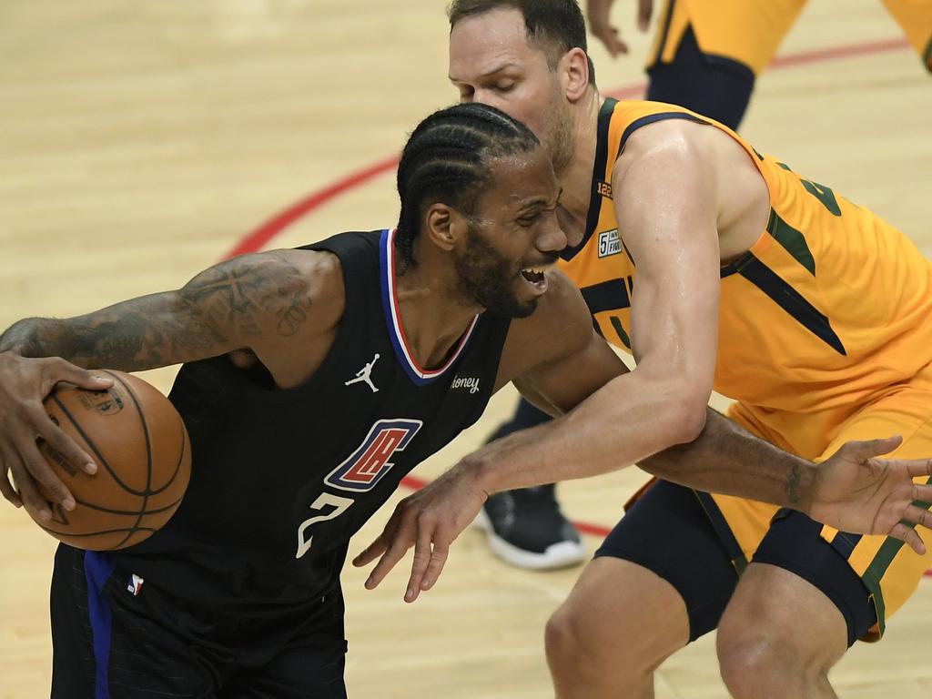 Kawhi Leonard is in the wars. (Photo by Kevork Djansezian/Getty Images)