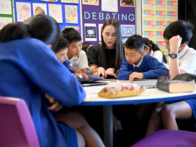 SYDNEY, AUSTRALIA - NewsWire Photos OCTOBER 28, 2022: Year 6 teacher and Deputy Principle Sarah Weston with Year 6 students at Summer Hill Public School for World Teachers Day.Picture: NCA NewsWire / Jeremy Piper