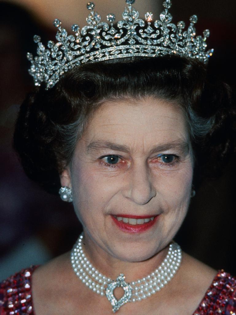 Queen Elizabeth II wore the necklace to a banquet in Bangladesh on November 16, 1983 in Bangladesh. Picture: Anwar Hussein/Getty Images