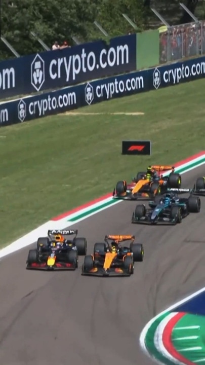 Vertappen claims Piastri on first turn