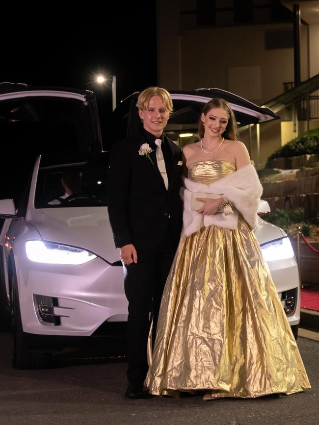 Cayden Asson and Hannah Tragear. Hillcrest Christian College 2020 school formal. Photo: Supplied