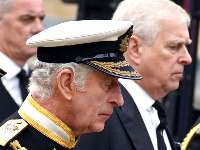 (FromL) Britain's Princess Anne, Princess Royal, Britain's King Charles III, Britain's Prince Andrew, Duke of York and Britain's Prince Edward, Earl of Wessex arrive at Westminster Abbey in London on September 19, 2022, for the State Funeral Service for Britain's Queen Elizabeth II. (Photo by Yui Mok / POOL / AFP)