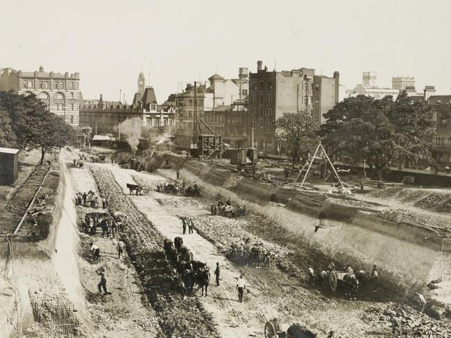 Work undertaken at Hyde Park in 1922. Picture: State Library of NSW