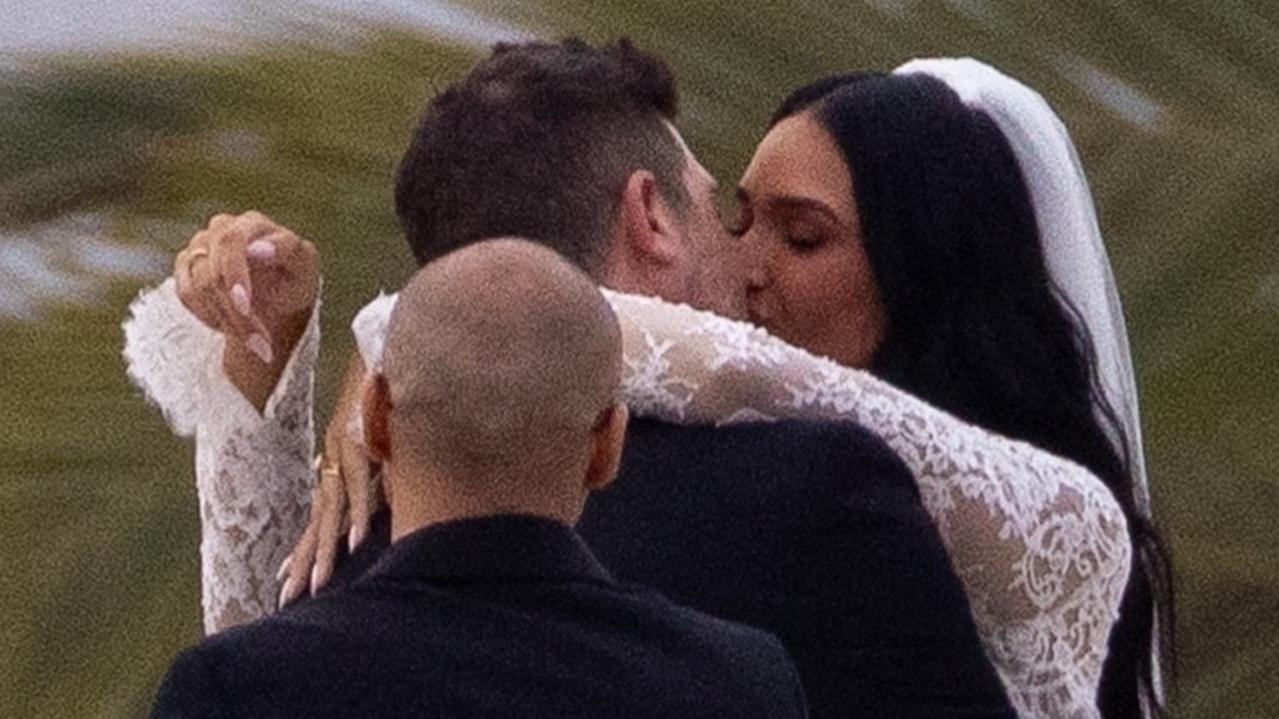 Star finally weds after 7-year engagement