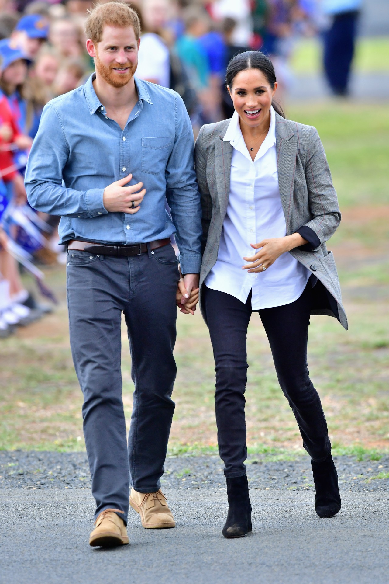 <p><em>Image credit: Getty Images</em></p><p>Meghan Markle wearing Outland Denim on a visit to Dubbo in 2018.</p><p><strong>Shop Outland Denim <a href="https://prf.hn/click/camref:1101lezCS/pubref:VA----/destination:https://www.theiconic.com.au/outland-denim/" target="_blank" rel="nofollow noopener">here</a>.</strong></p>