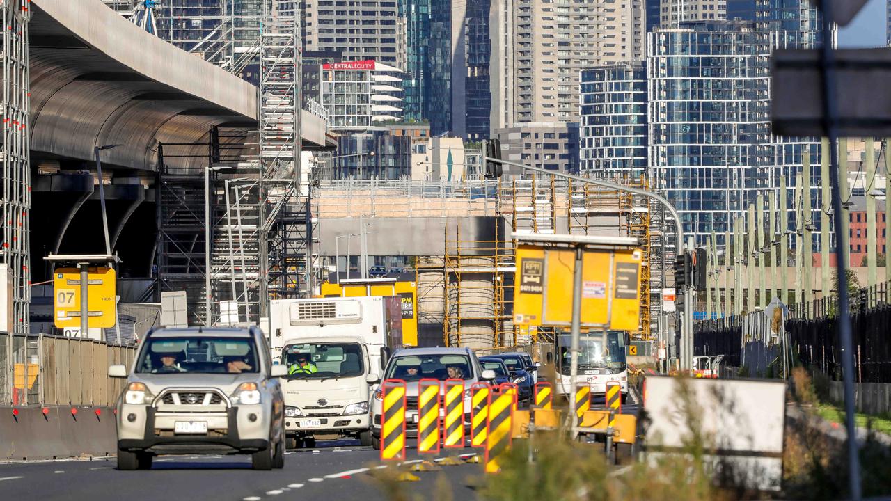 West Gate Tunnel build set to close key Docklands route