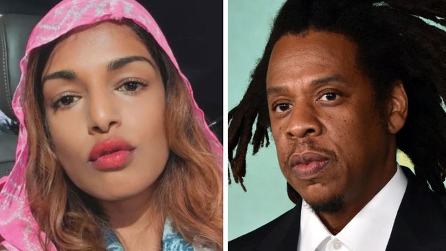 British rapper M.I.A. says Jay-Z told her to 'get surgery'.