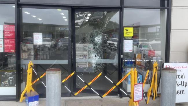 Burglars get away with goods after night-time raid on Central Qld post office