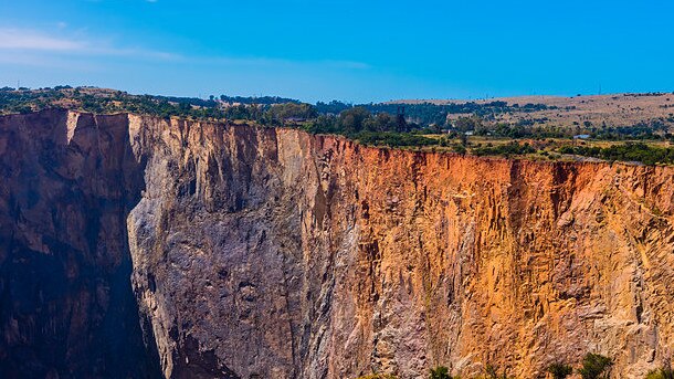 De Beers’ Cullinan Diamond Mine, 30 km (19 mi) east of Pretoria, South Africa.