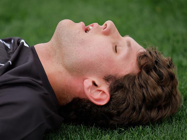 An exhausted Joel Cochran after winning the 2km time trial. Picture: Getty Images