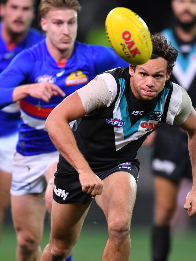 Steven Motlop has eyes for the ball against Western Bulldogs. Picture: AAP Image/David Mariuz