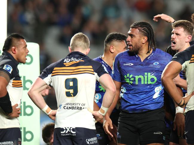 Hoskins Sotutu celebrates a try. Picture: Hannah Peters/Getty Images