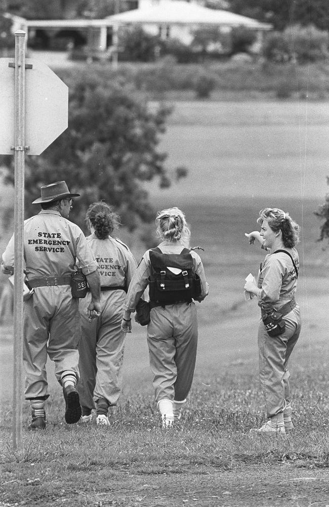 Police search for clues in the days following the November, 21 1989 murder of Annette Jane Mason. Picture: The Chronicle Archives