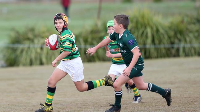 Gordon with possession v Randwick at Rugby State Gala at Tuggerah Saturday 16th July 2022.pic Sue Graham