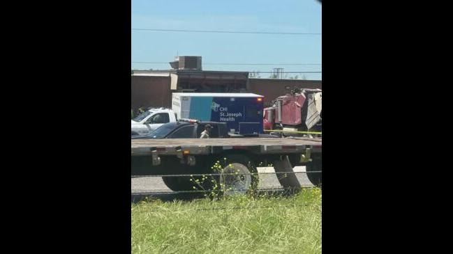 Injuries Reported After Stolen 18 Wheeler Crashes Into Texas Department Of Public Safety 3028