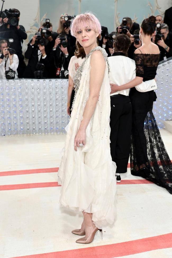Marion Cotillard attends the 2023 Met Gala.