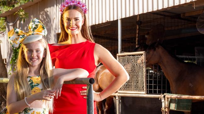 Eloise Watson, 11 and Great Northern Darwin Cup Carnival ambassador Hannah West are pictured with I am the Fox, trained by Garry Lefoe in the lead up to Darwin Cup 2021. Picture: Che Chorley