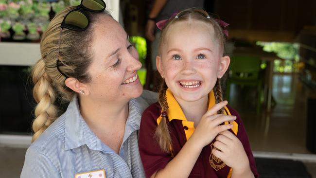 Gabrielle and Alexandra Niegus at the first day of school at Monkland State School. January 22, 2024. Picture: Christine Schindler