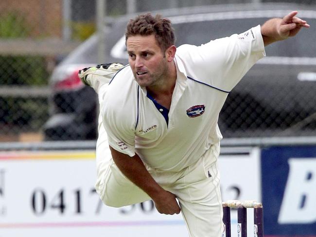 Dwayne Field bowling in the 2010-11 MPCA Sub District grand final.