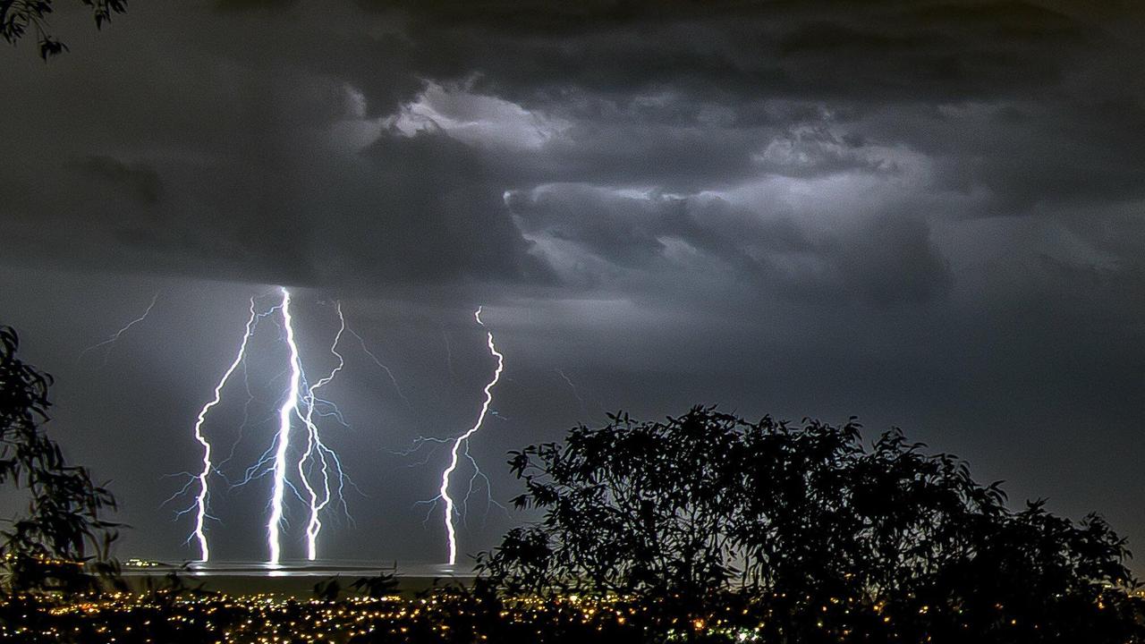 Lightning strikes over SA — October 2018 | The Advertiser