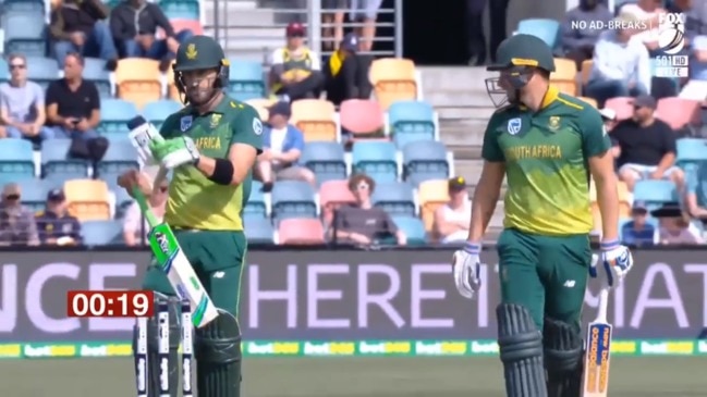 South Africa take '19 seconds' to review LBW decision