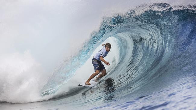 Kai Otton winning his Round 1 heat at the Billabong Pro Tahiti in 2016.