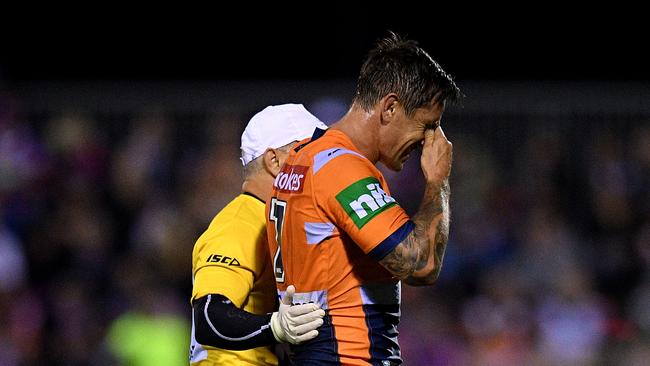 Mitchell Pearce makes his return from a pec injury in Round 18. (AAP Image/Dan Himbrechts)