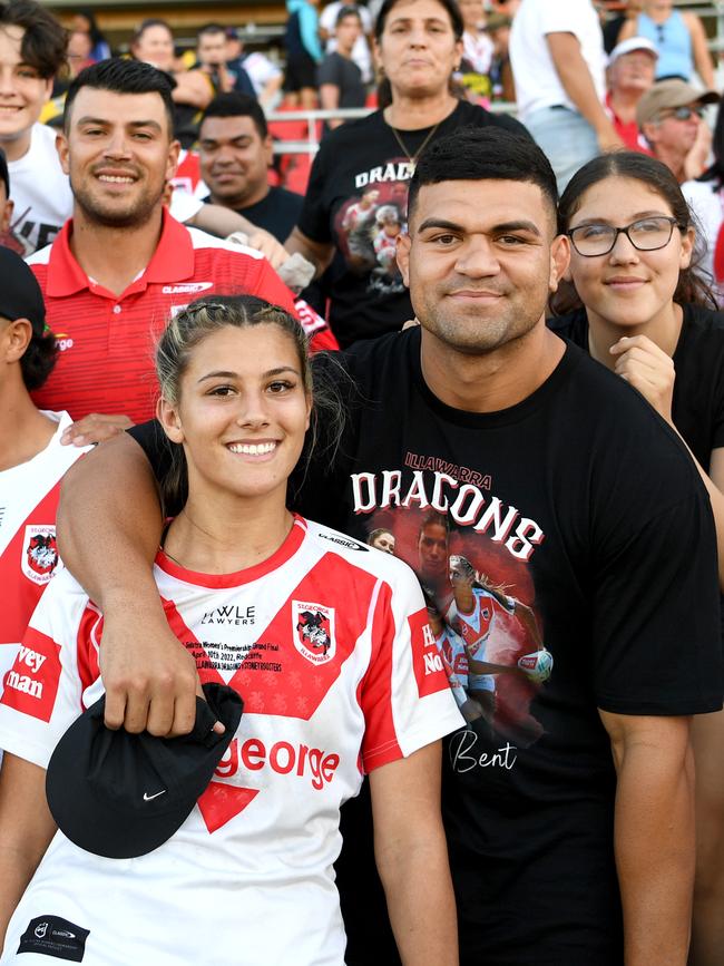 David Fifita supporting St George Illawarra star Shaylee Bent during the 2021 NRLW grand final. Credit: NRL Images.